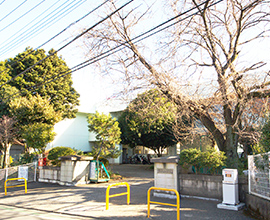 北秋津小学校（徒歩5分・約340m）